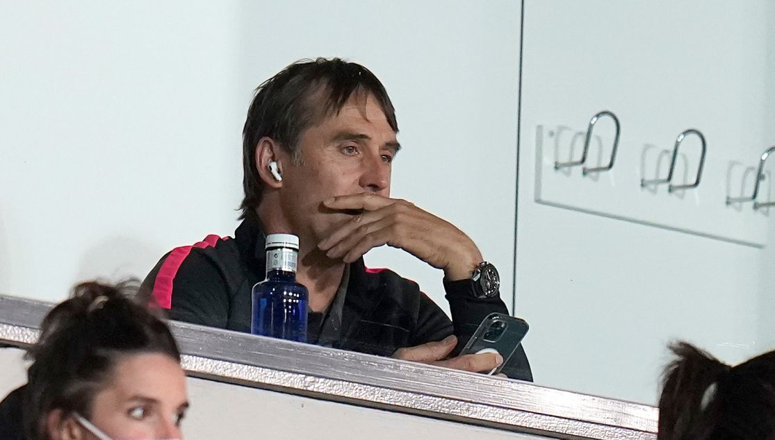  Lopetegui, en la grada de Valdebebas.