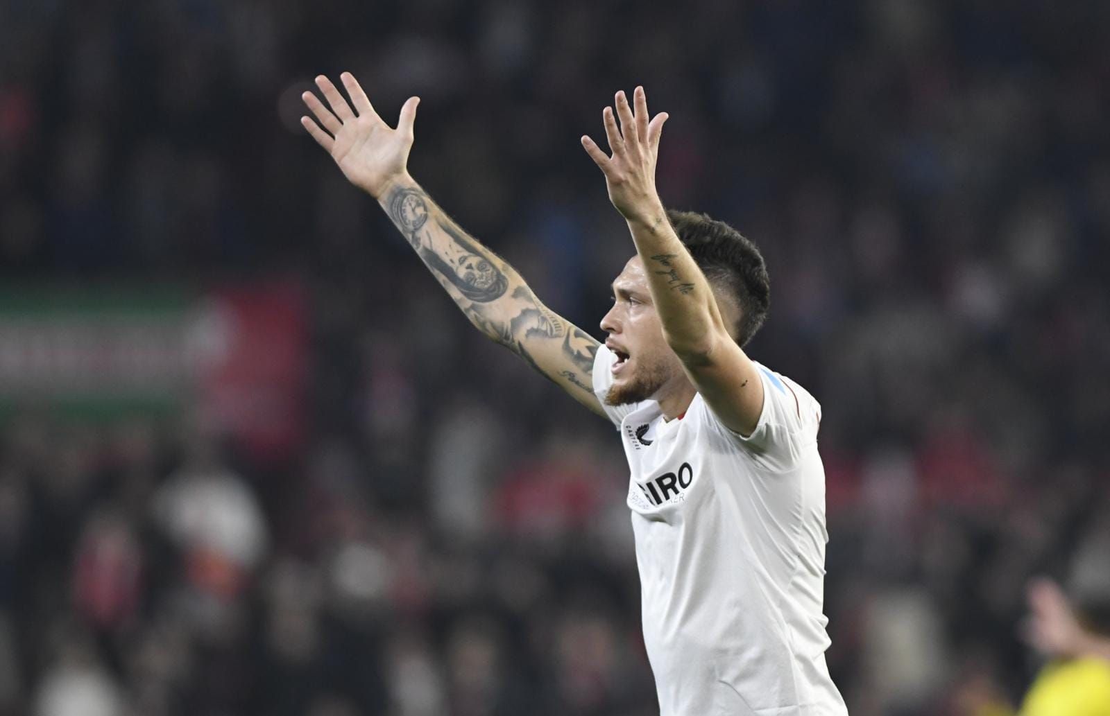  Lucas Ocampos, ante el Cádiz