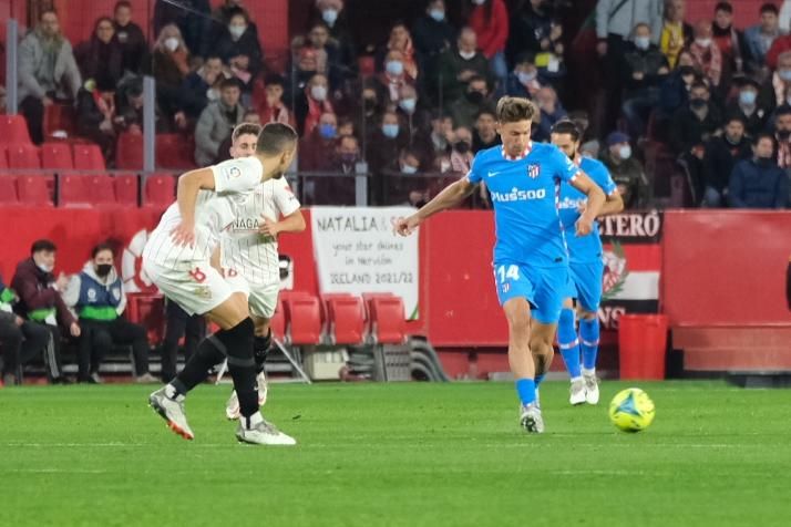 Yannick Carrasco, durante el Sevilla-Atlético de Madrid.