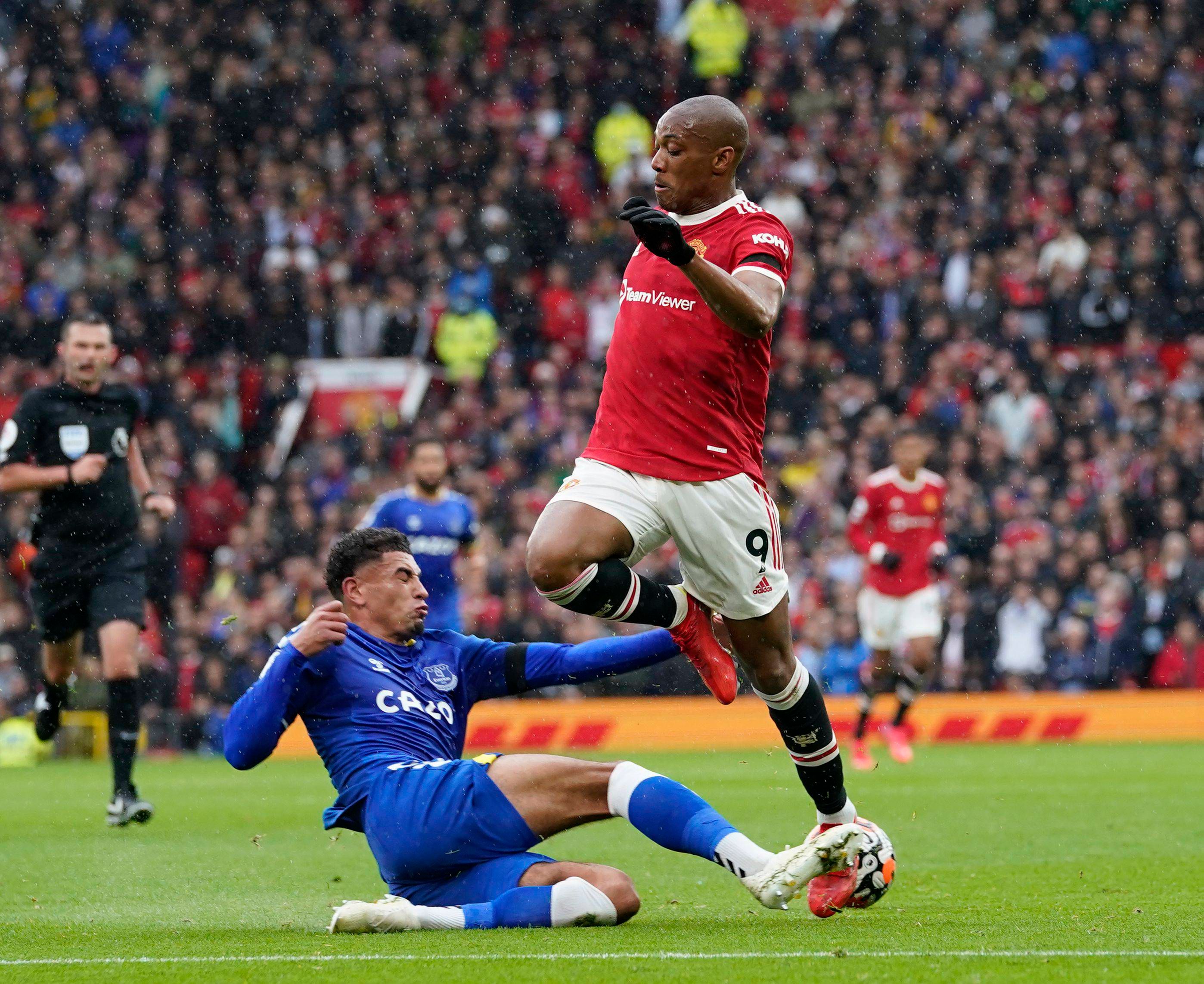  Martial, jugando con el Manchester United.