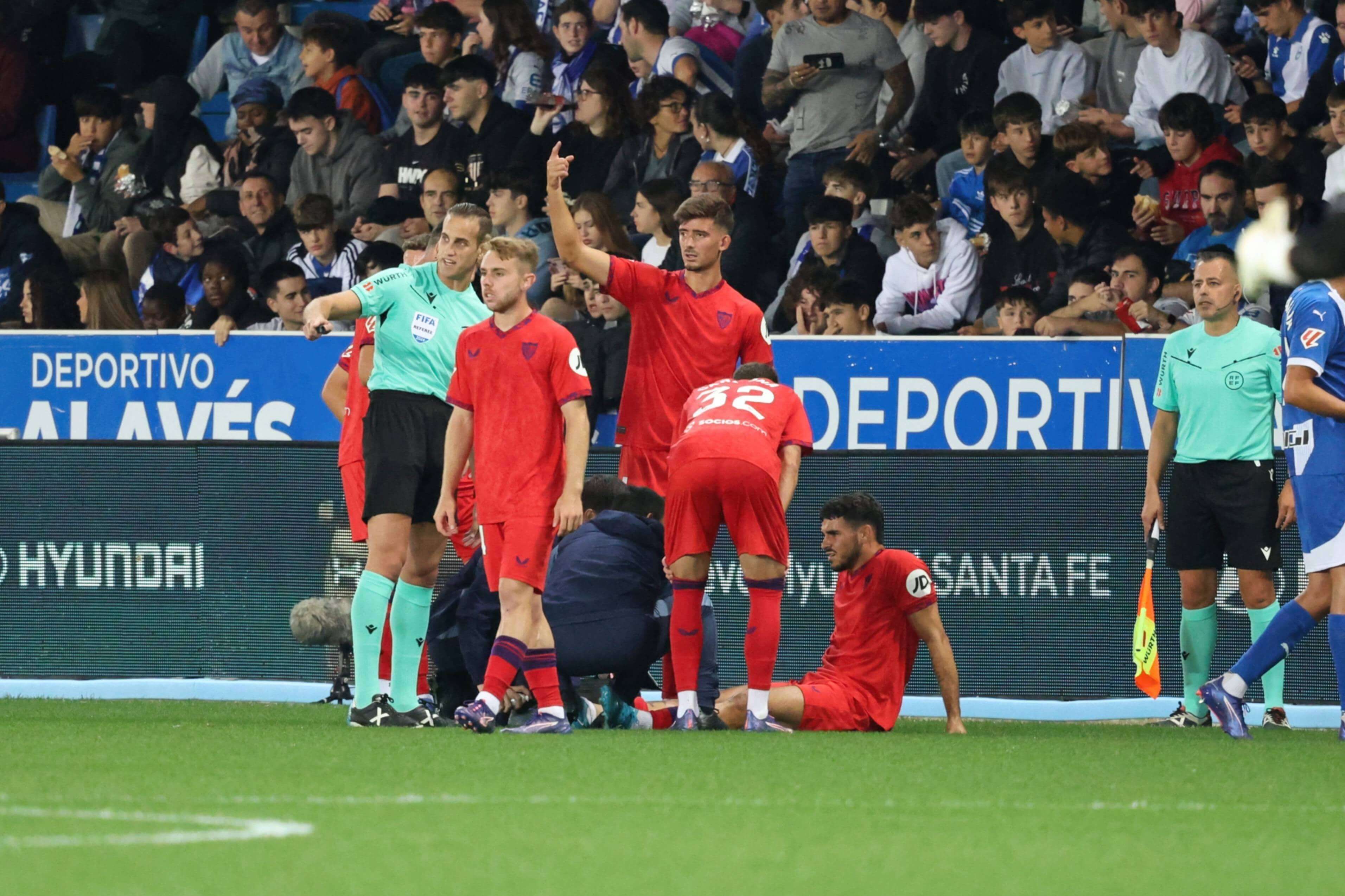  Isaac Romero, lesionado en el Alavés-Sevilla.