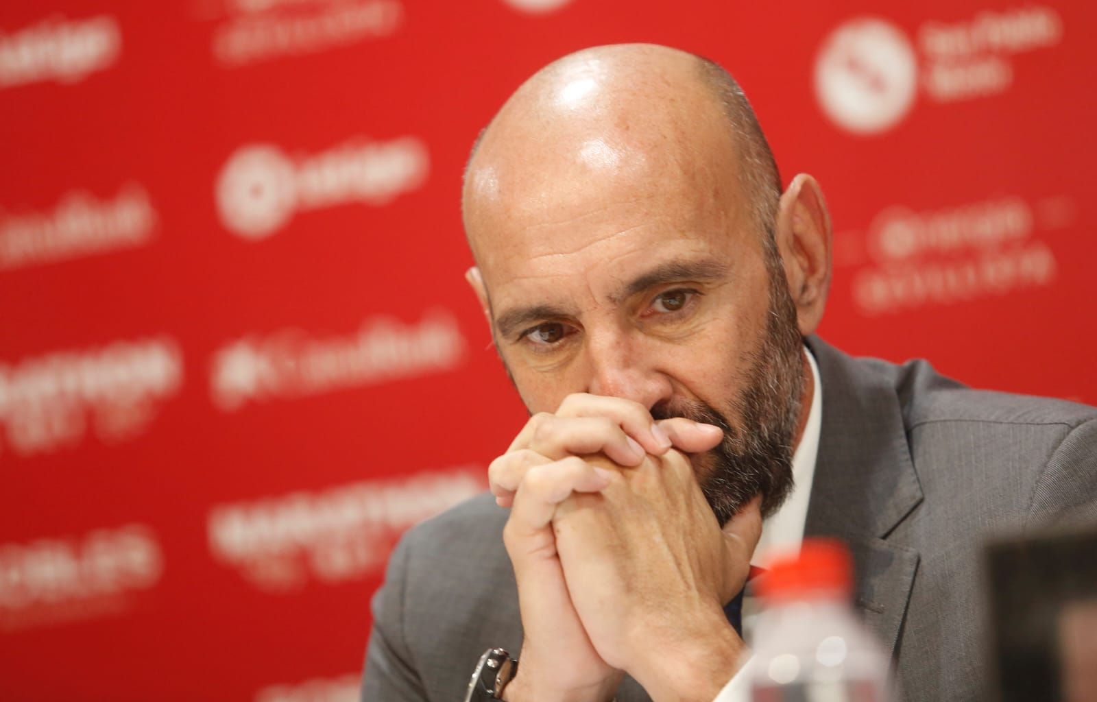 Monchi, durante la presentación de Koundé.