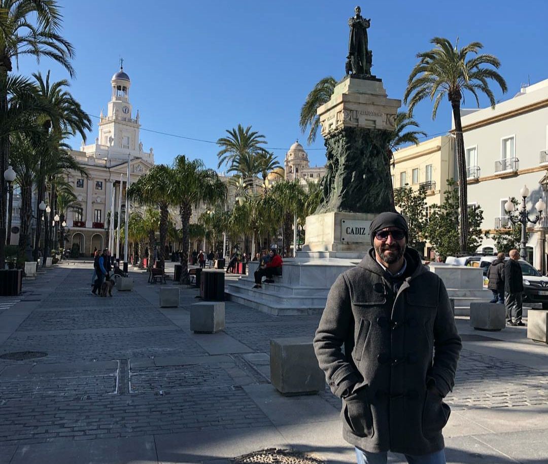  Monchi, en la plaza San Juan de Dios de Cádiz.