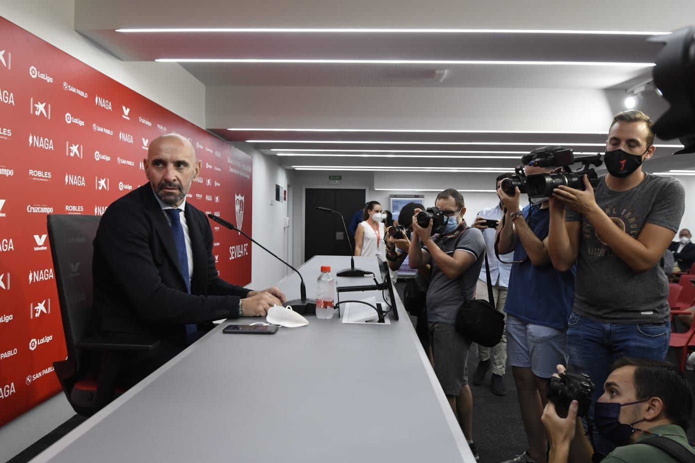Monchi, en la rueda de prensa en la que ha explicado su postura por Koundé.