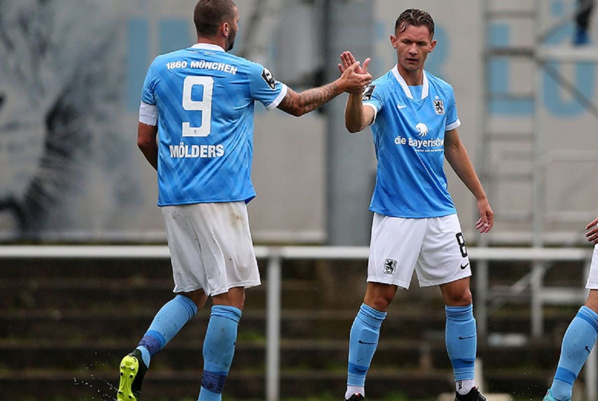  El Múnich 1860, con su primera camiseta Nike para la 2020/21.