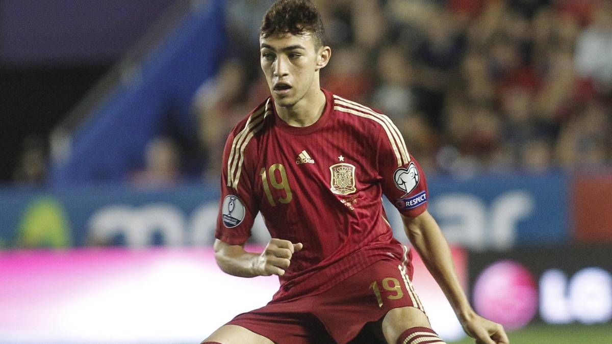 Munir, jugando con la selección española.