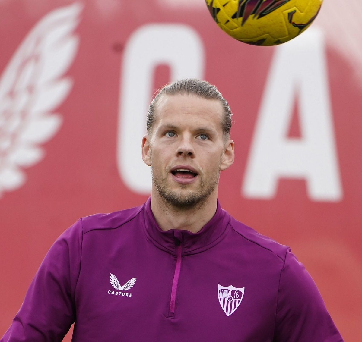  Nyland, en el entrenamiento del Sevilla FC.