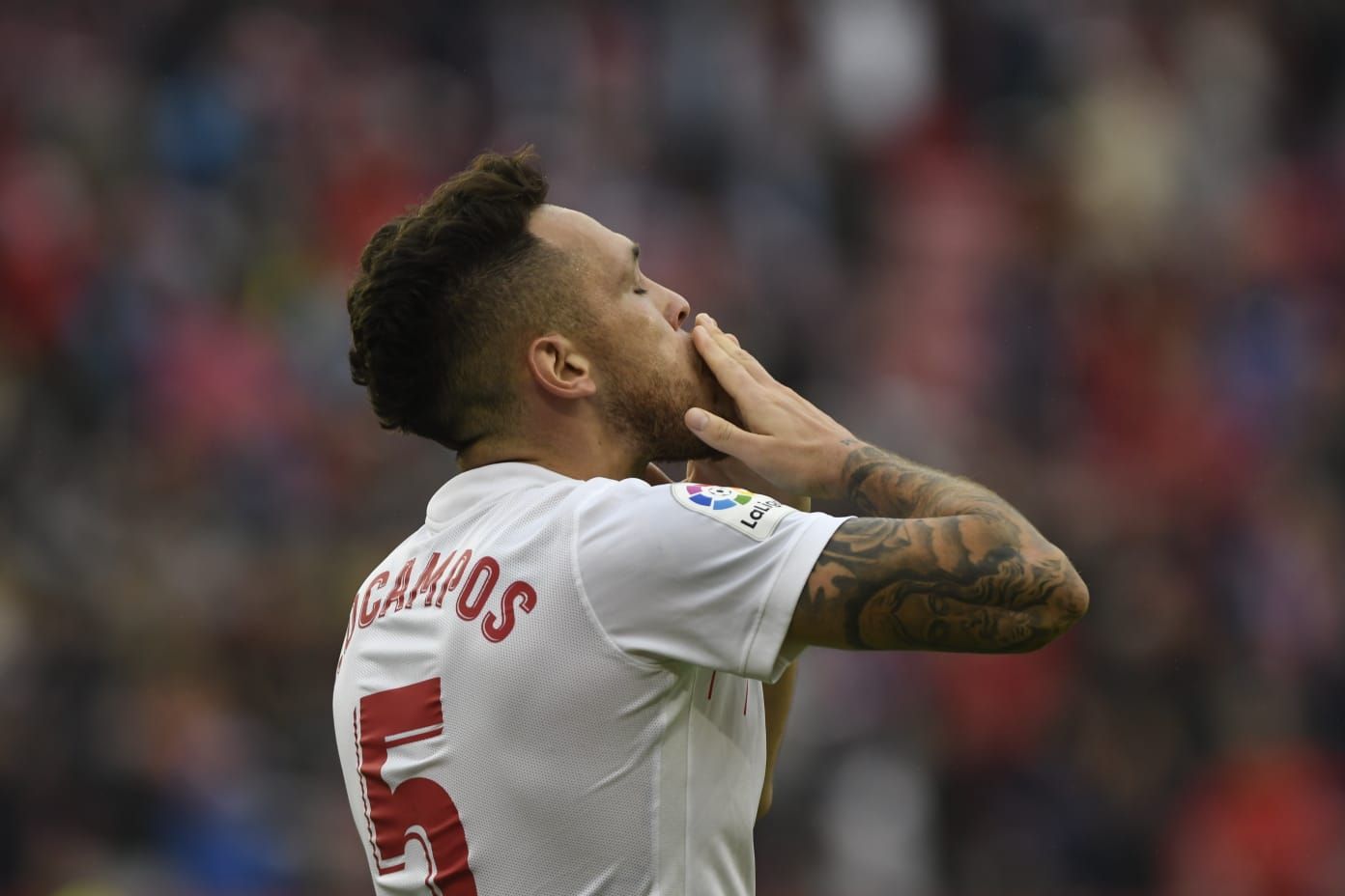  Ocampos celebra su gol en el Sevilla - Osasuna.