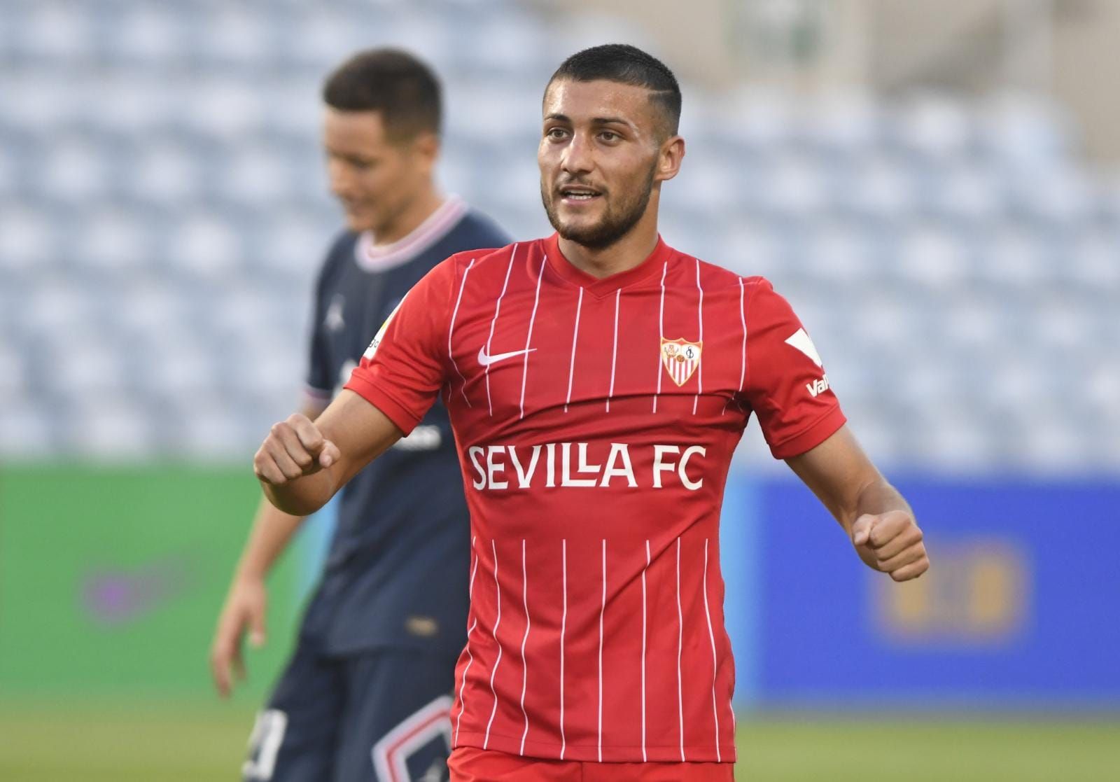 Óscar celebra su gol ante el PSG.