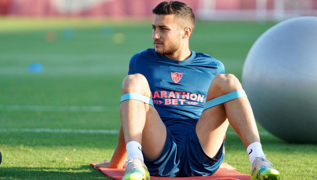  Óscar Rodríguez, en su primer entrenamiento con el Sevilla.