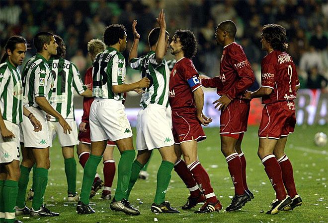 Pablo Alfaro, en un derbi ante el Betis.