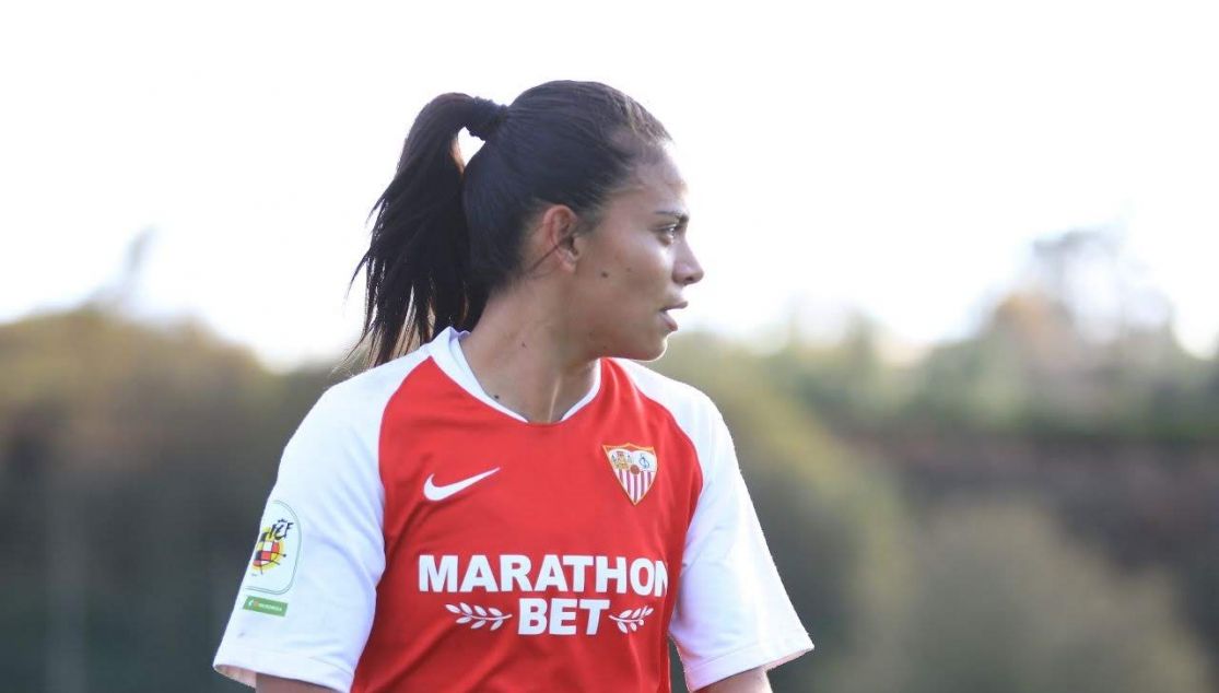 Pancha Lara, en un partido con el Sevilla.