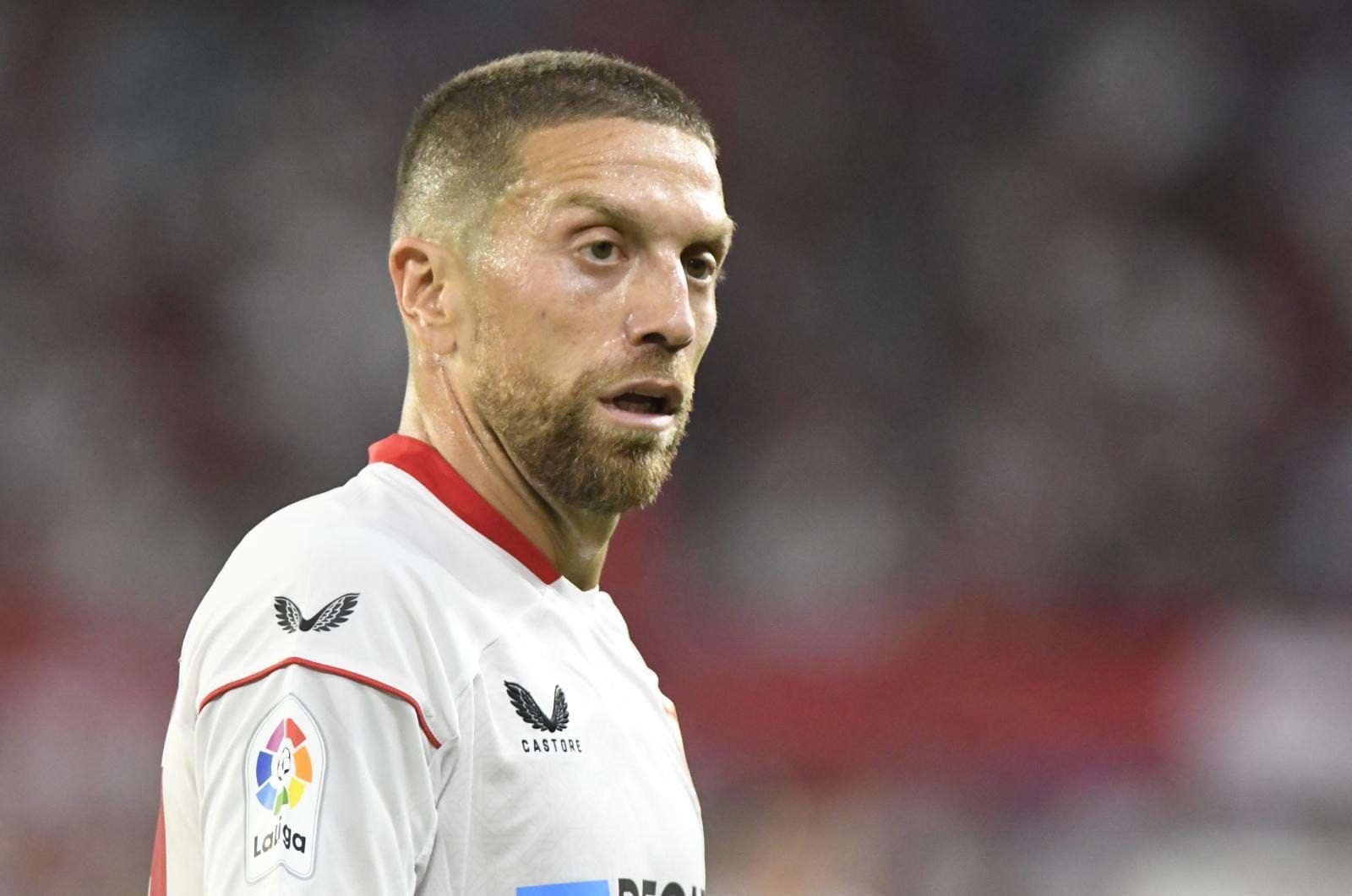  Papu Gómez ante el Valladolid