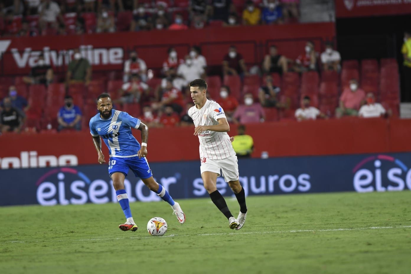  Pedro Ortiz, en su debut oficial con el primer equipo del Sevilla FC.
