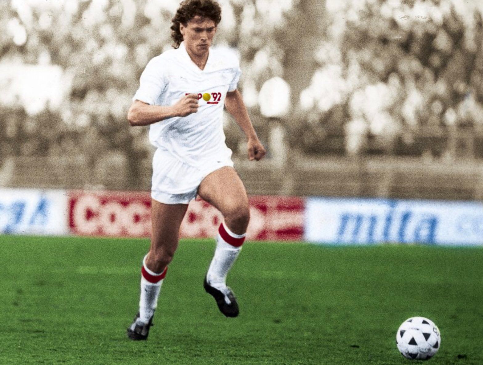  Anton Polster, jugando con el Sevilla.