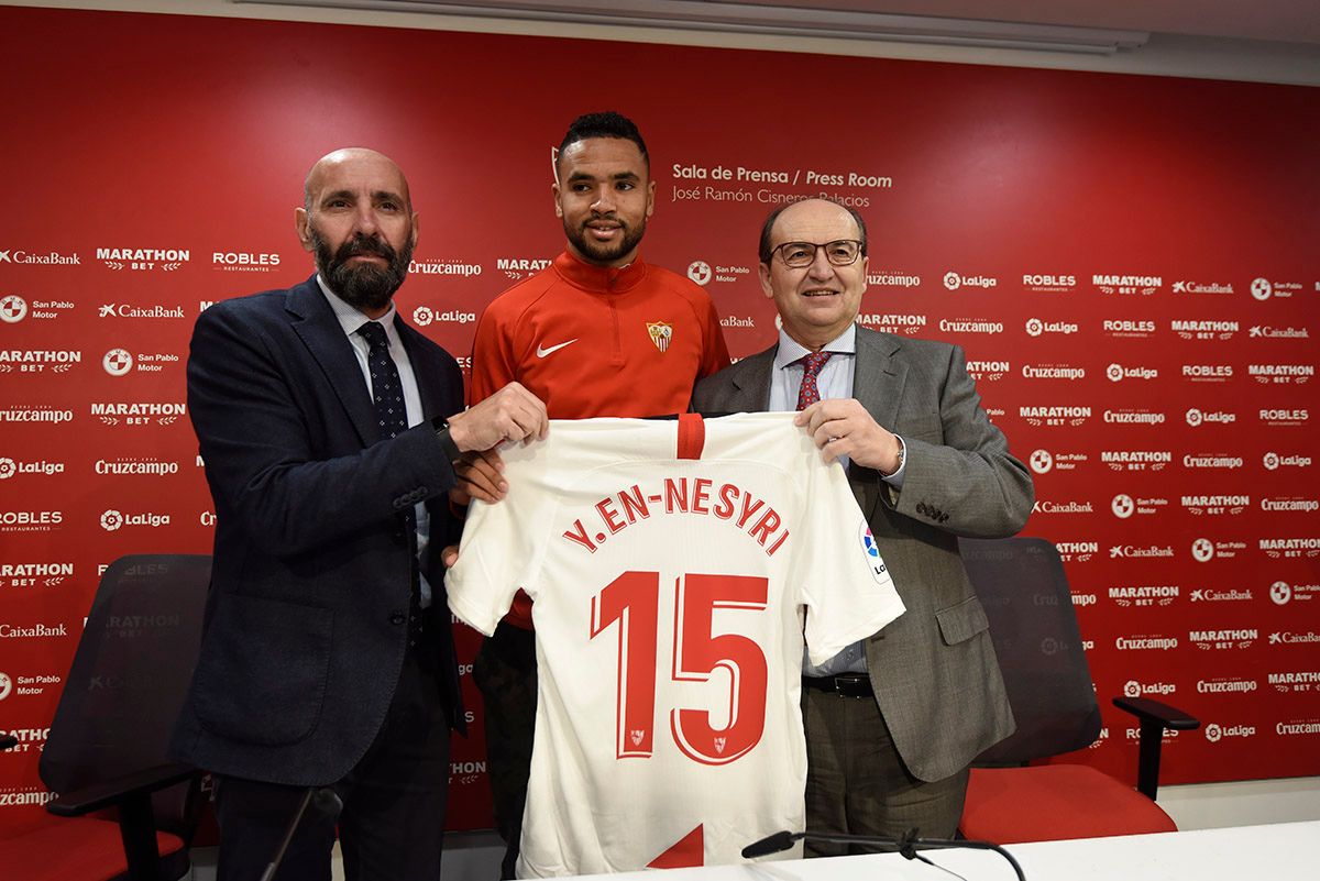 Monchi y José Castro, en la presentación de En-Nesyri.