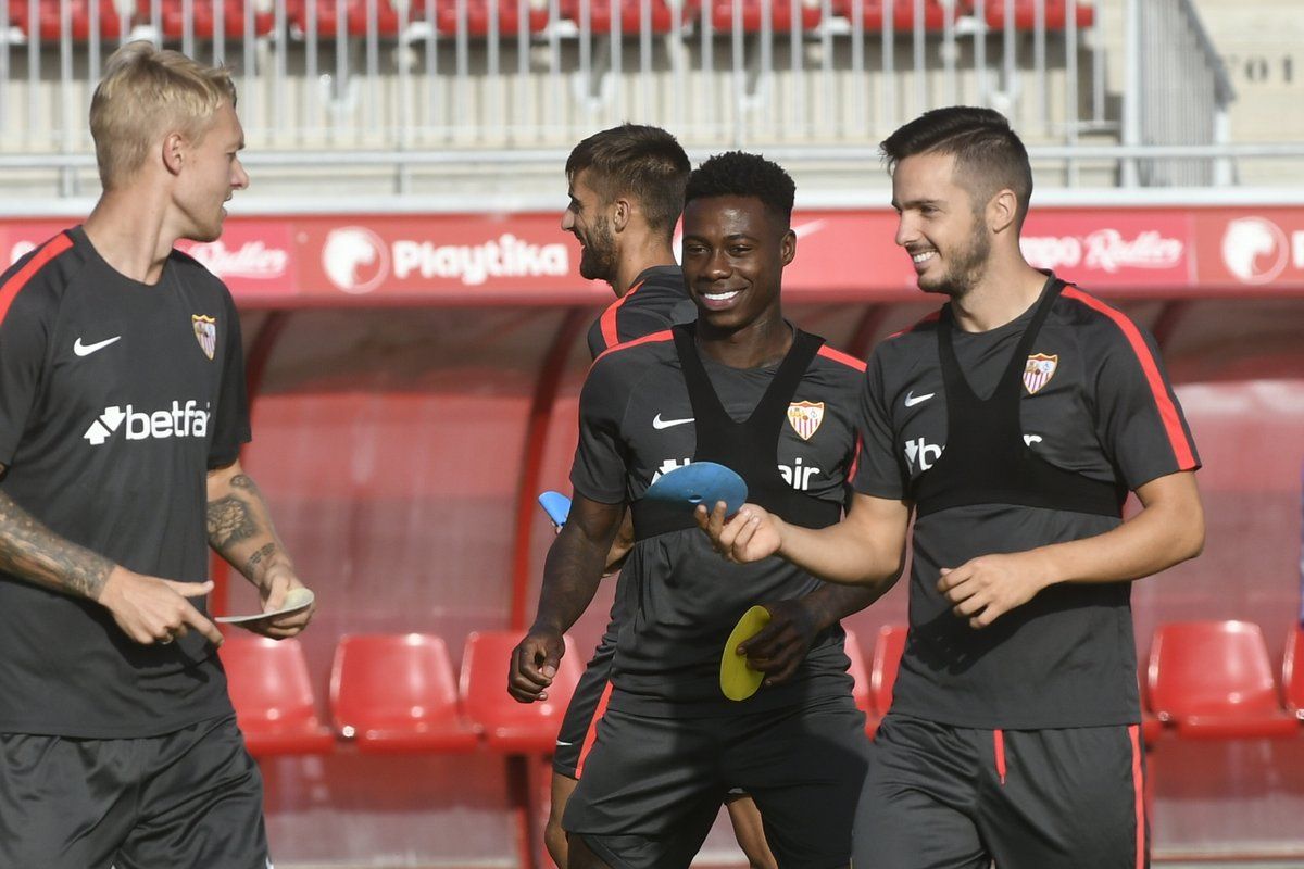  Promes sonríe en su primer entrenamiento
