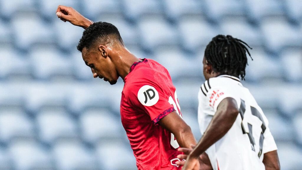 Sow, ante el Fulham.