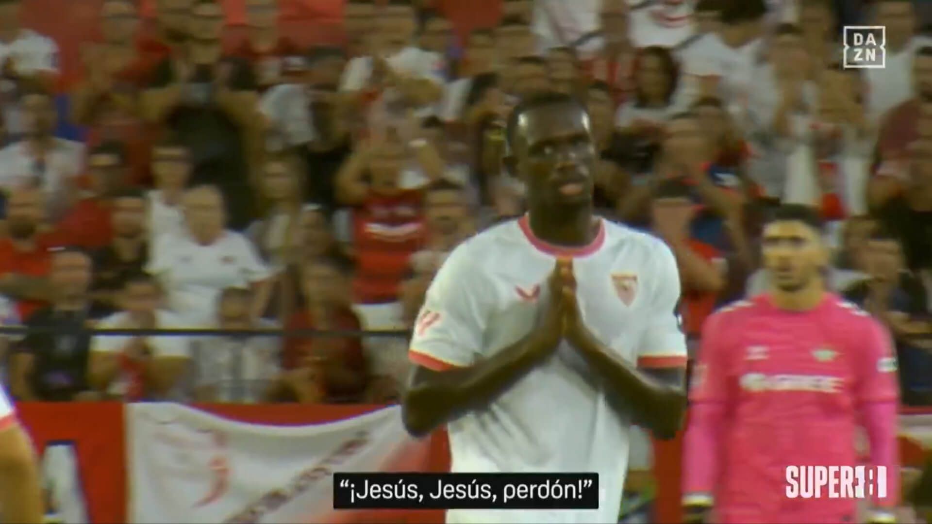  Nianzou, pidiéndole perdón a Jesús Navas.