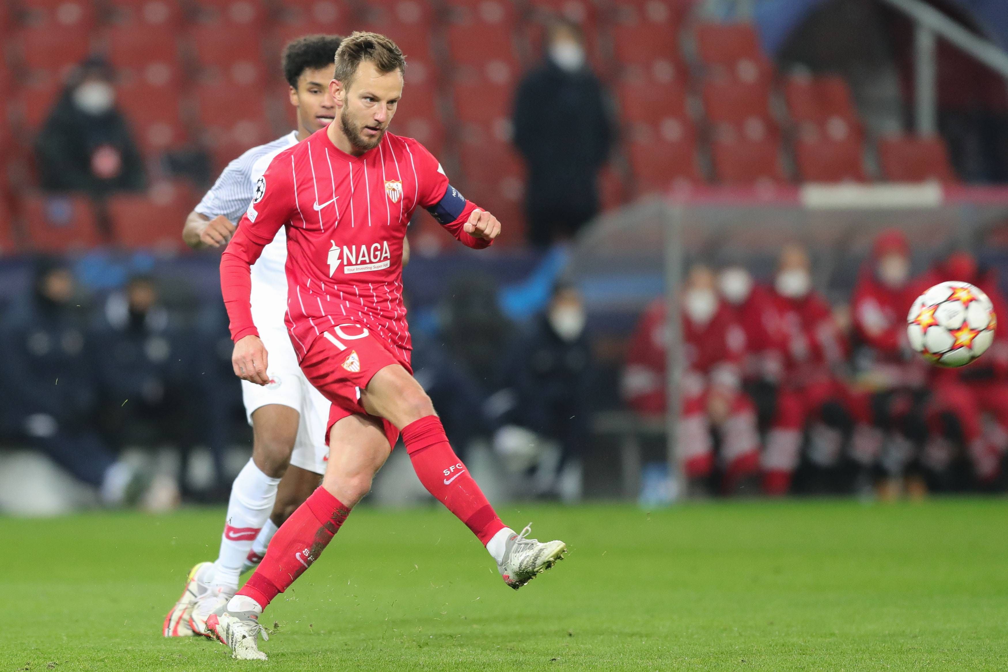  Rakitic, en el Red Bull Salzburgo-Sevilla de la Champions.