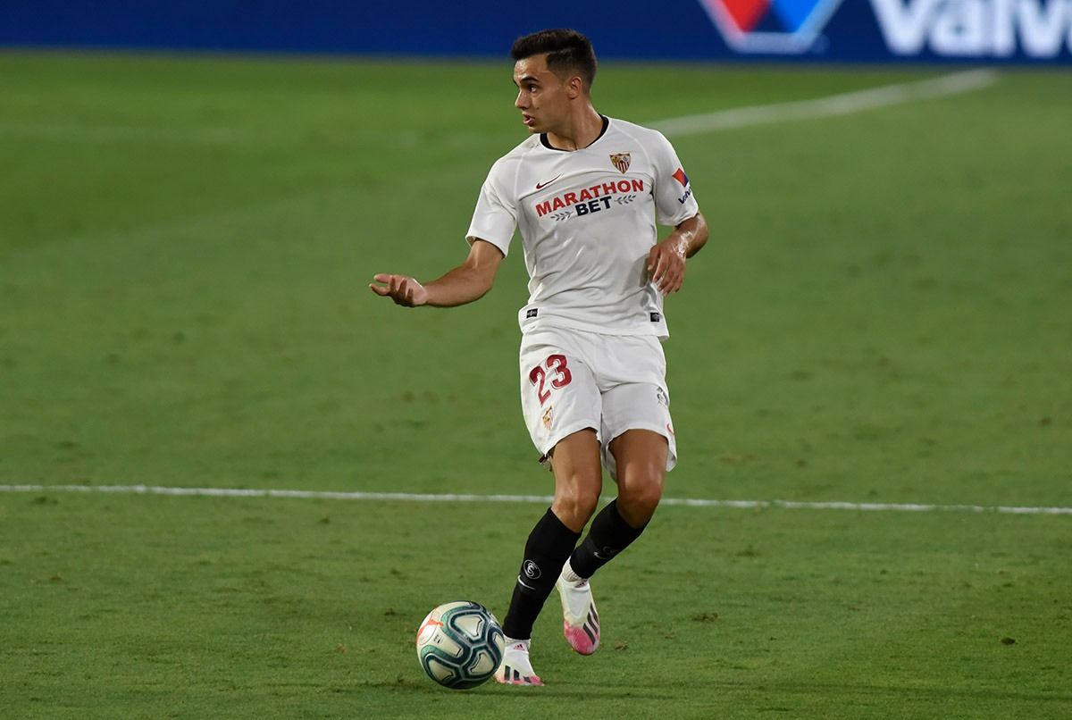  Reguilón, ante el Valencia.