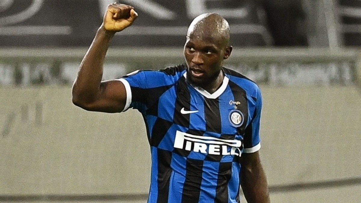 Romelu Lukaku celebra un gol con el Inter en la Europa League.