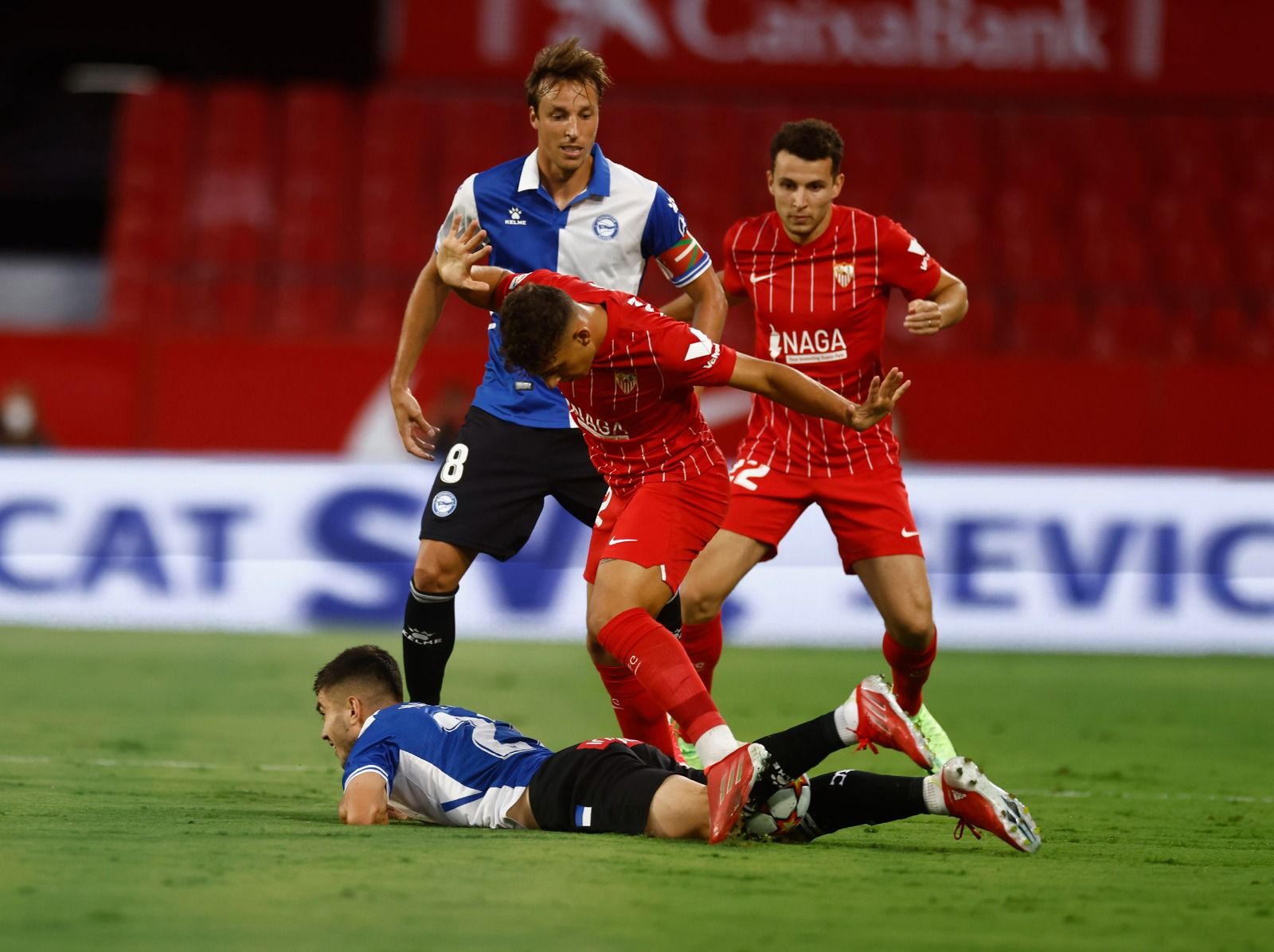  Juan María, durante el amistoso entre el Sevilla y el Alavés.
