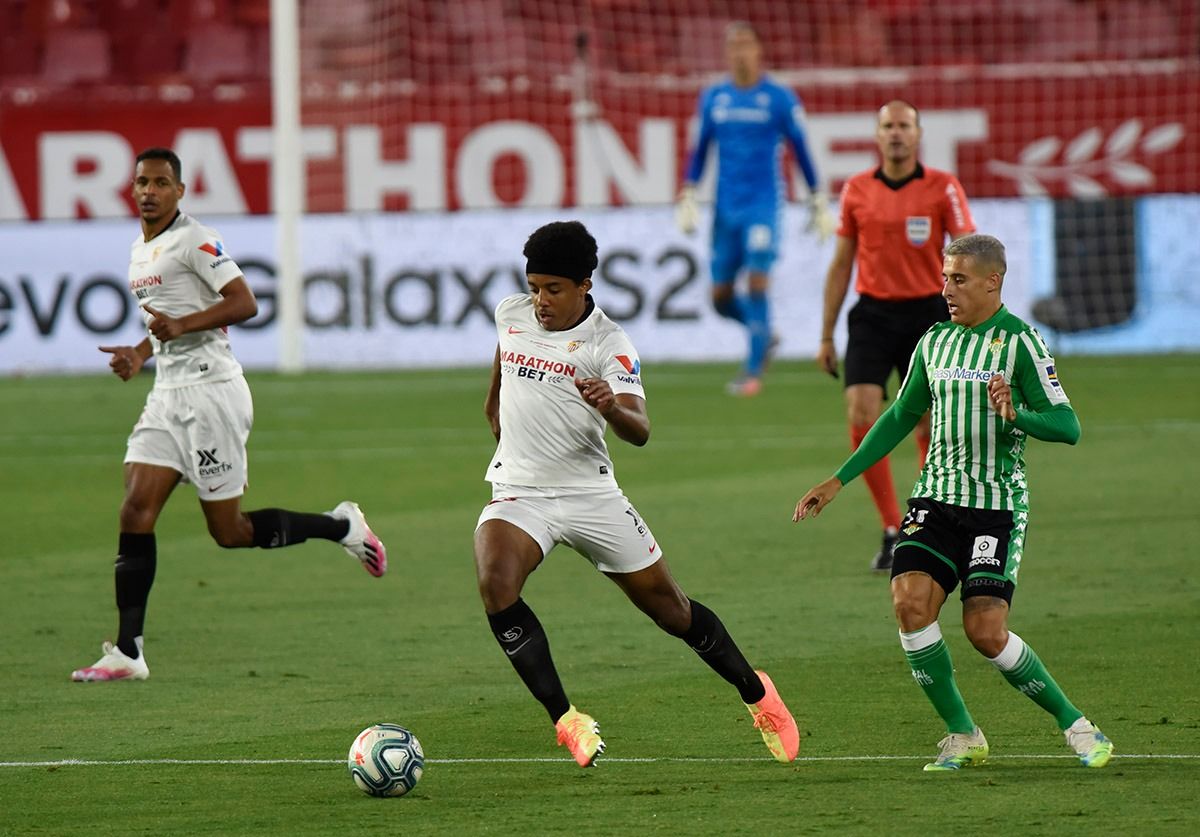 Koundé, en el derbi.