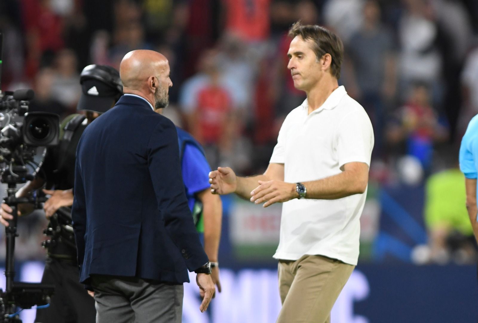  Lopetegui se despide de Monchi.