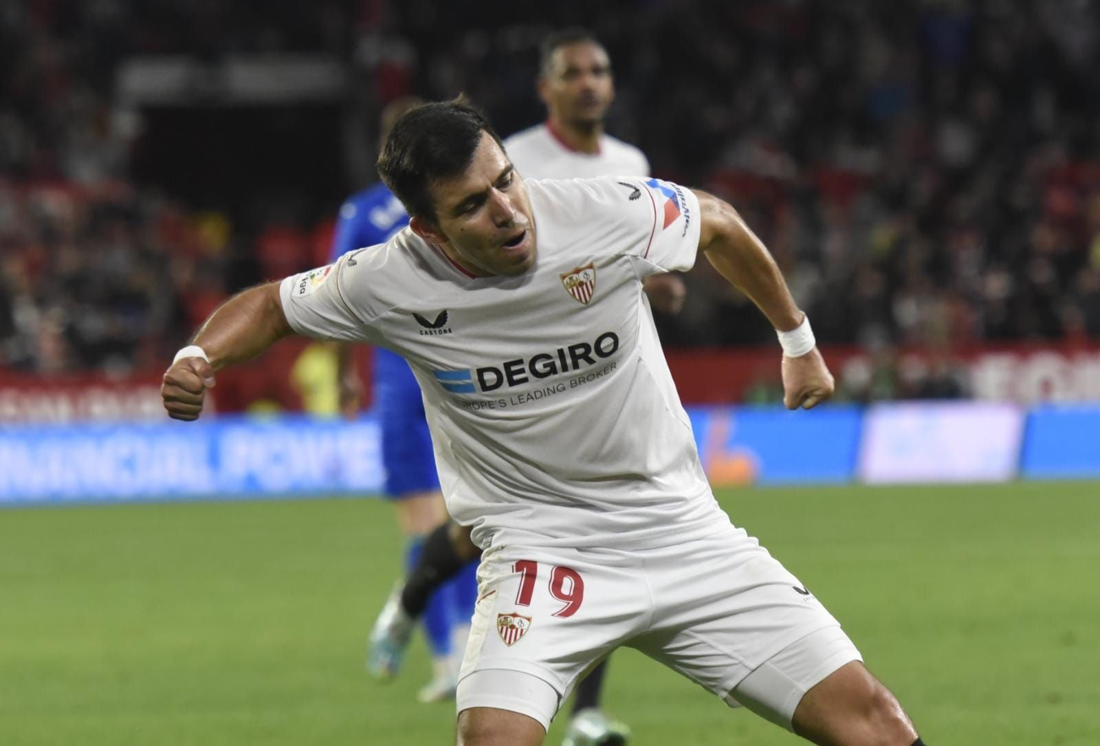 Acuña celebra su gol en el Sevilla-Getafe.