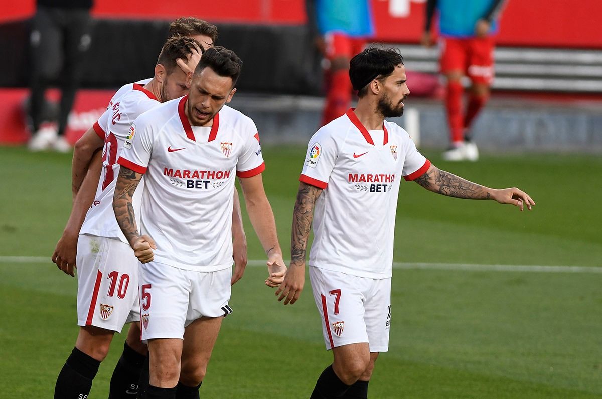  Ocampos celebra el segundo gol del Sevilla ante el Granada.