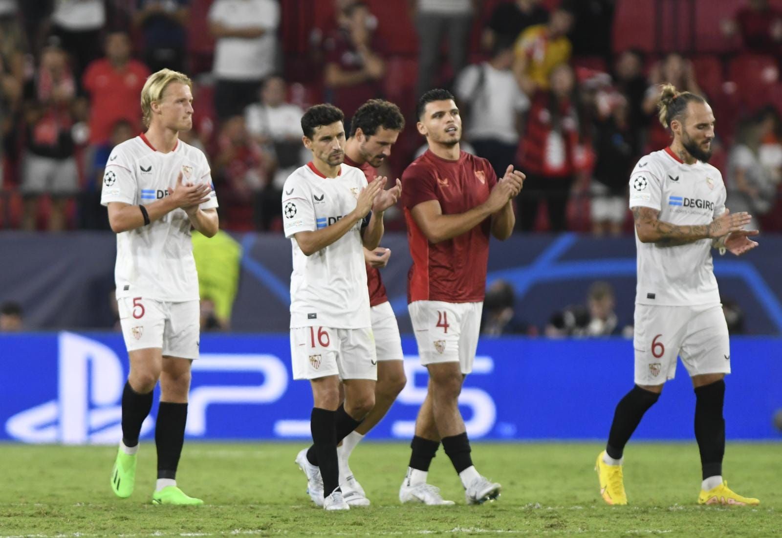  La plantilla pide disculpas tras la goleada del City.