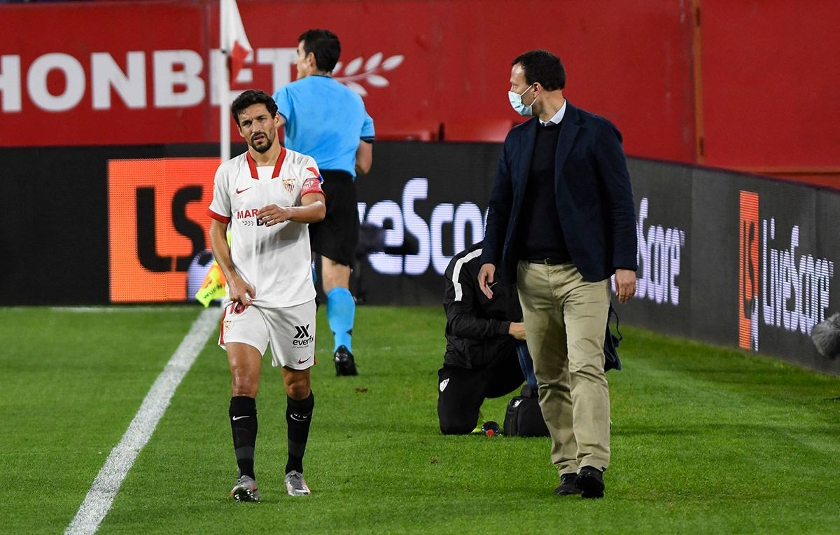 Jesús Navas, lesionado en el Sevilla-Osasuna.