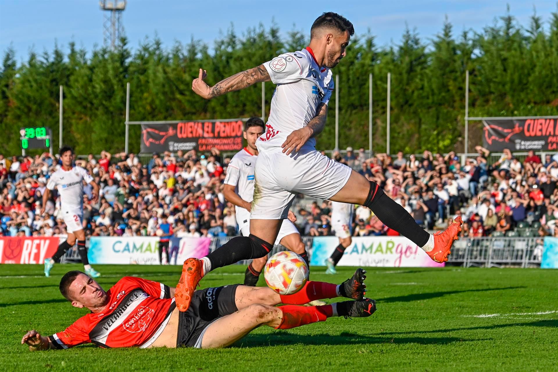  Suso, ante el Velarde