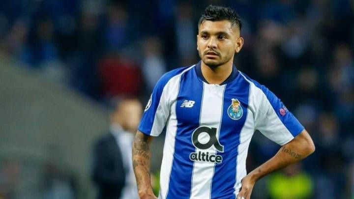  Tecatito Corona, jugador del Oporto.