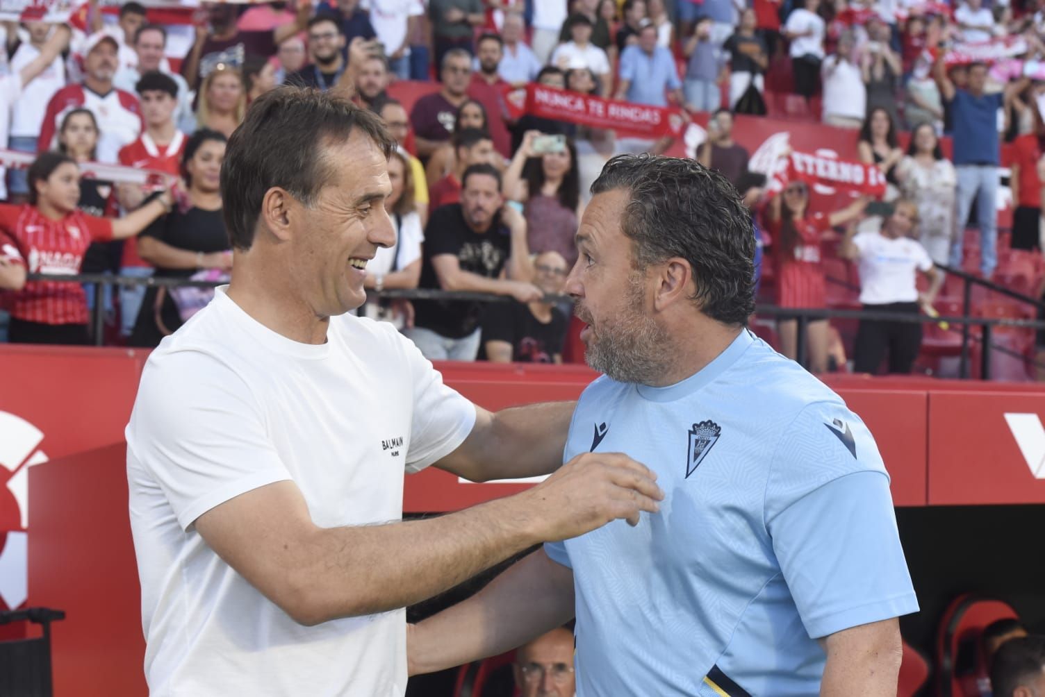  Lopetegui saluda a Sergio González antes del XI Trofeo Antonio Puerta.