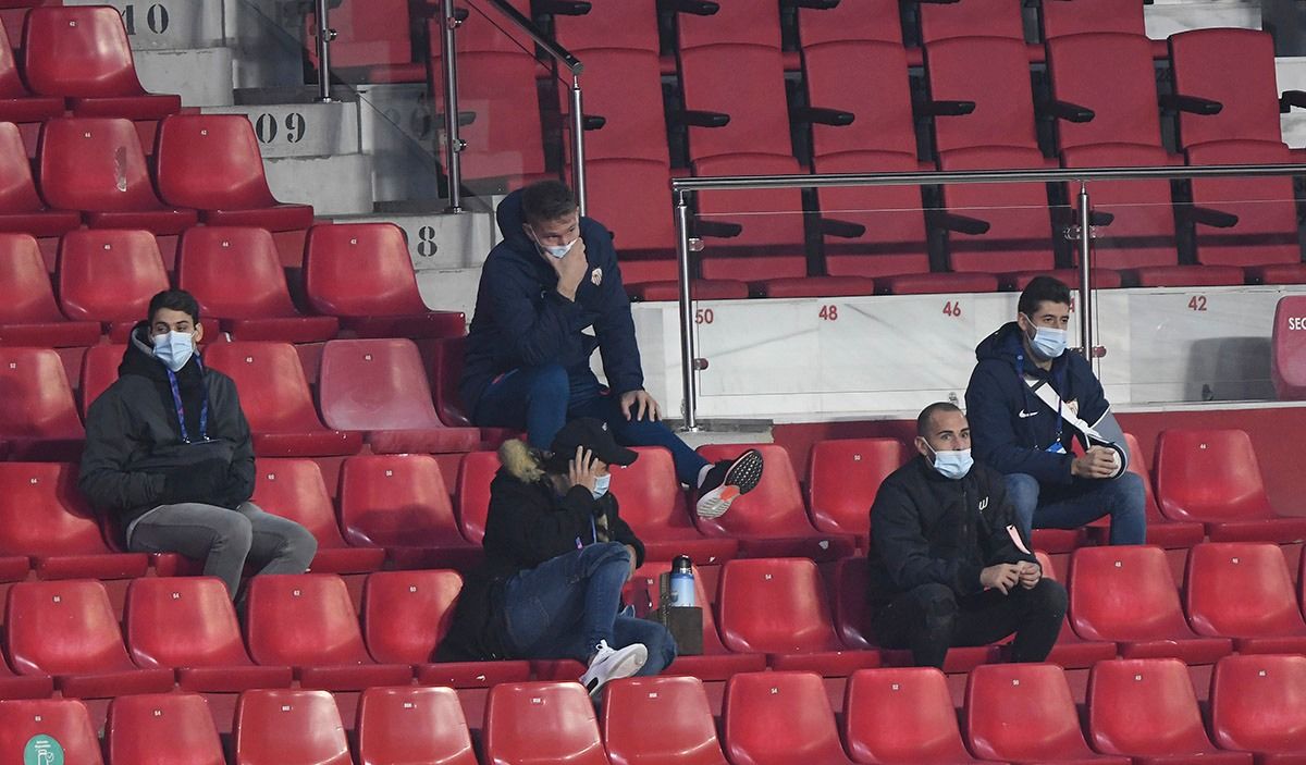  Vaclik, en las gradas de Nervión lesionado.