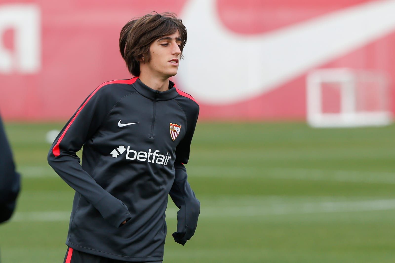 Bryan Gil, en el entrenamiento del Sevilla de este jueves..