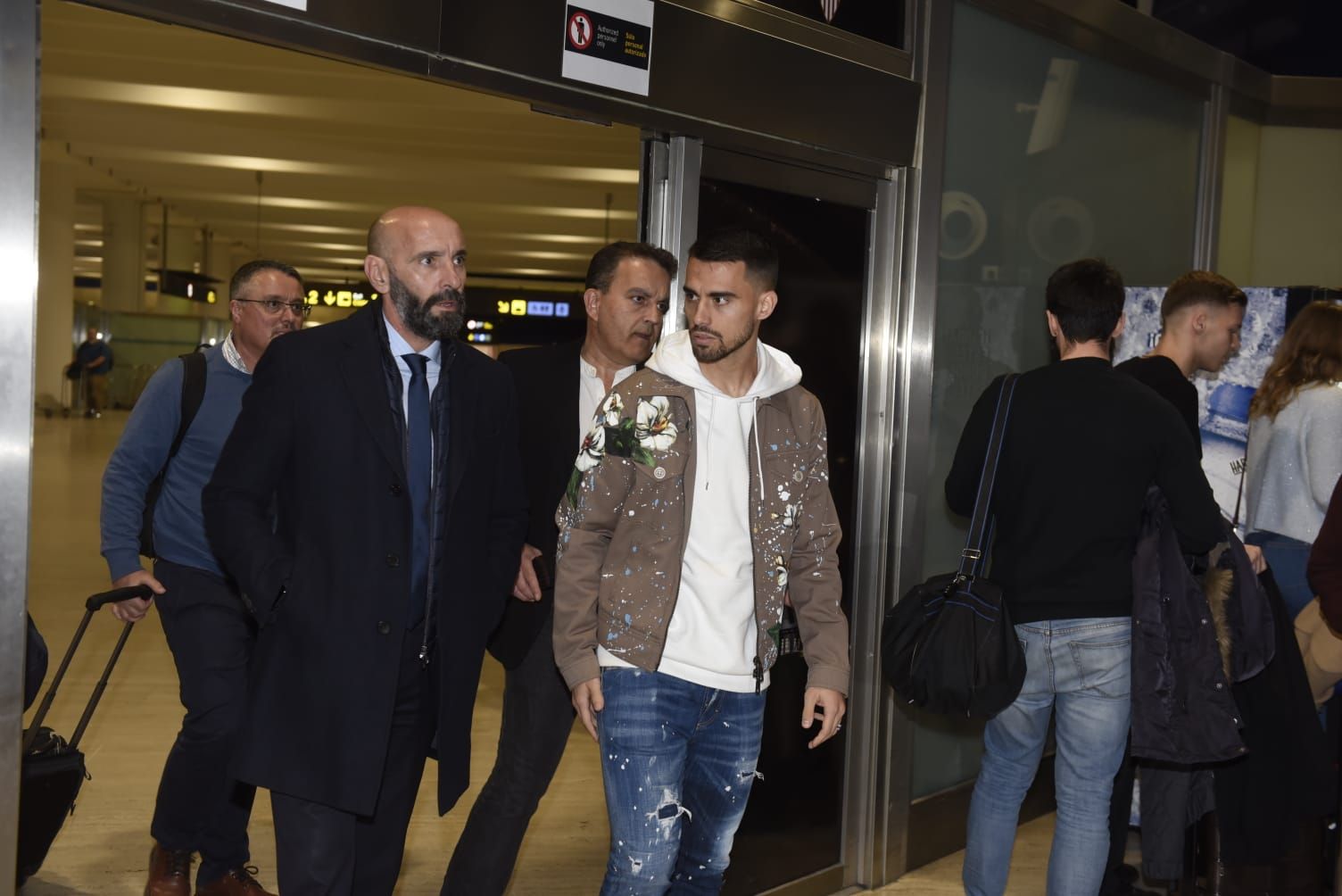Suso, junto a Monchi, a su llegada al Sevilla.