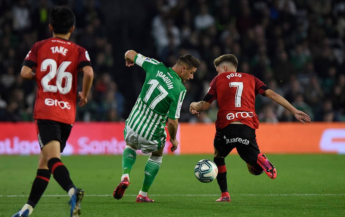 Poco, junto a Joaquín, en el Benito Villamarín.