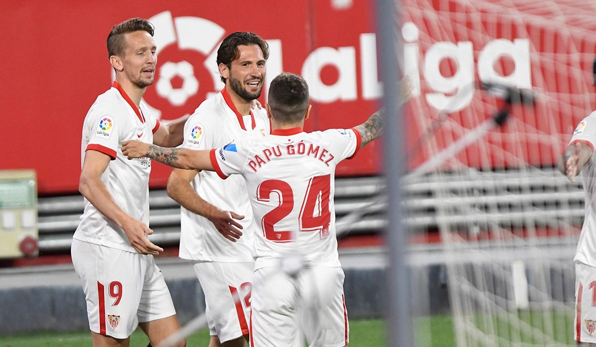  Franco Vázquez celebra el 2-0 en el partido del Sevilla ante el Elche.