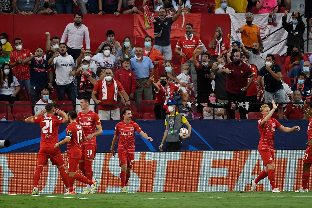 El Salzburgo celebra su gol, el 0-1.