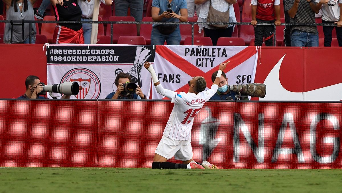 En-Nesyri celebra su gol en la primera parte.