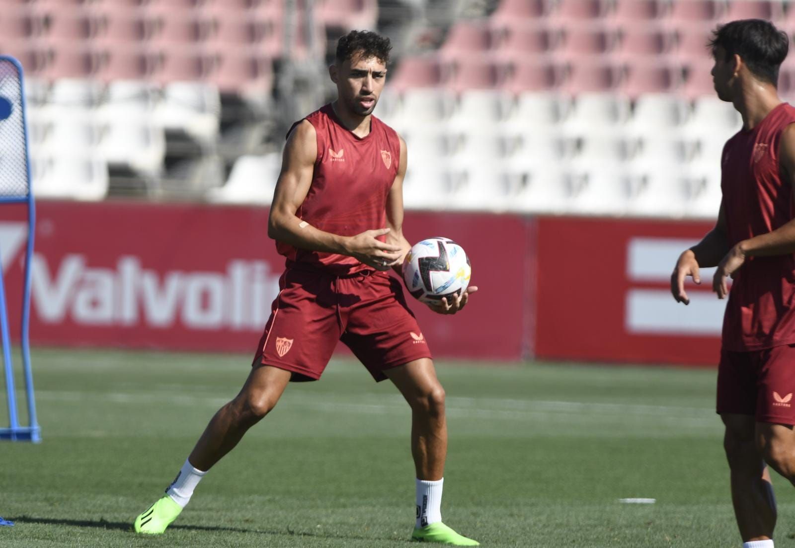 Munir, en una sesión de entrenamiento del Sevilla.
