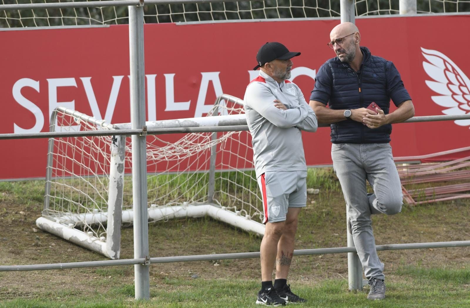  Monchi y Sampaoli, en un entrenamiento.
