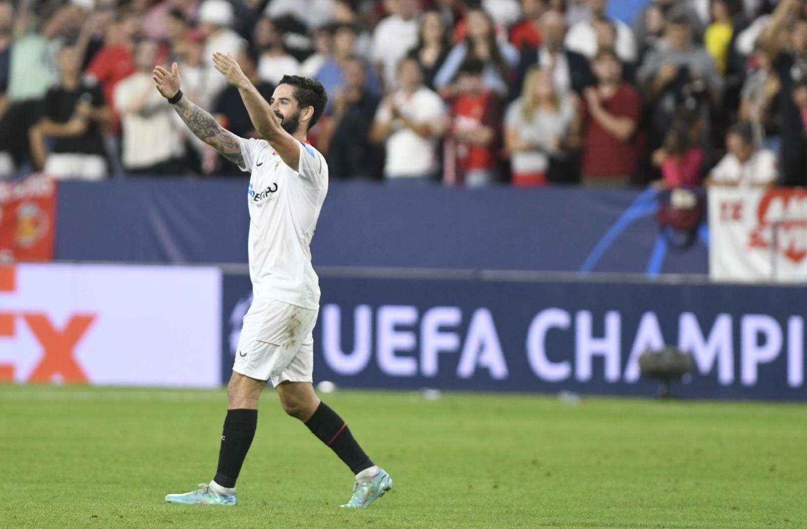Isco, jugador del Sevilla, celebrando su gol ante el Copenhague.