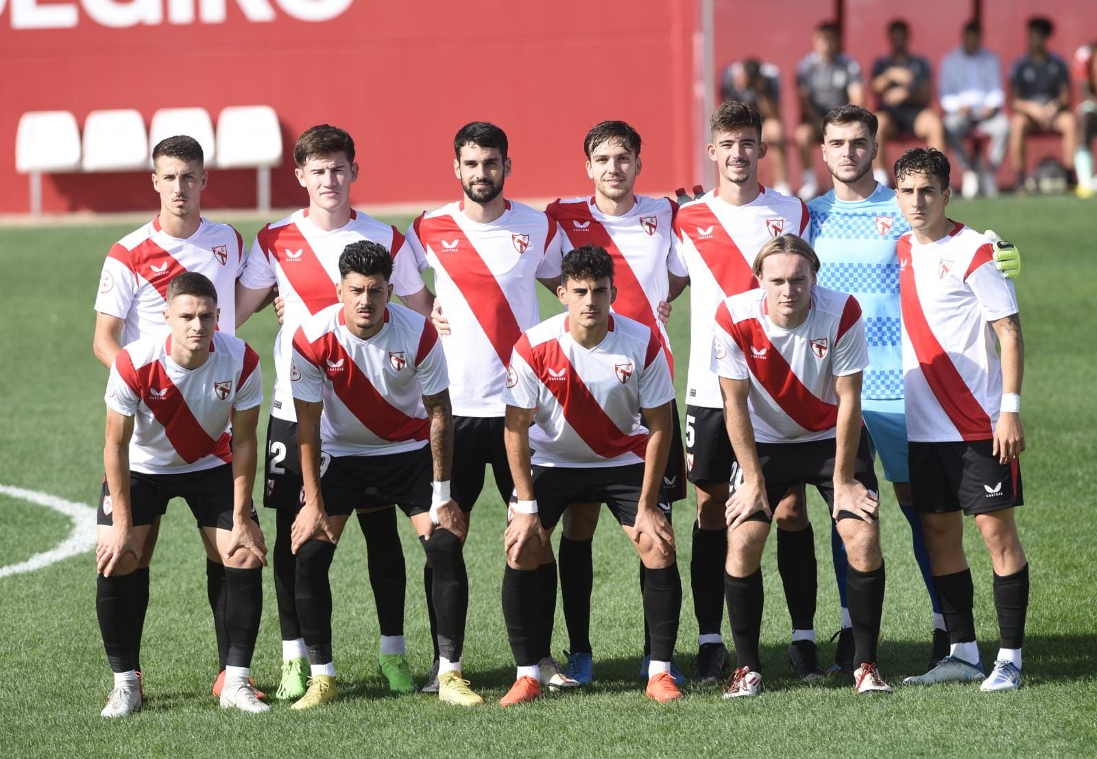  El once del Sevilla Atlético ante el Recreativo Granada.