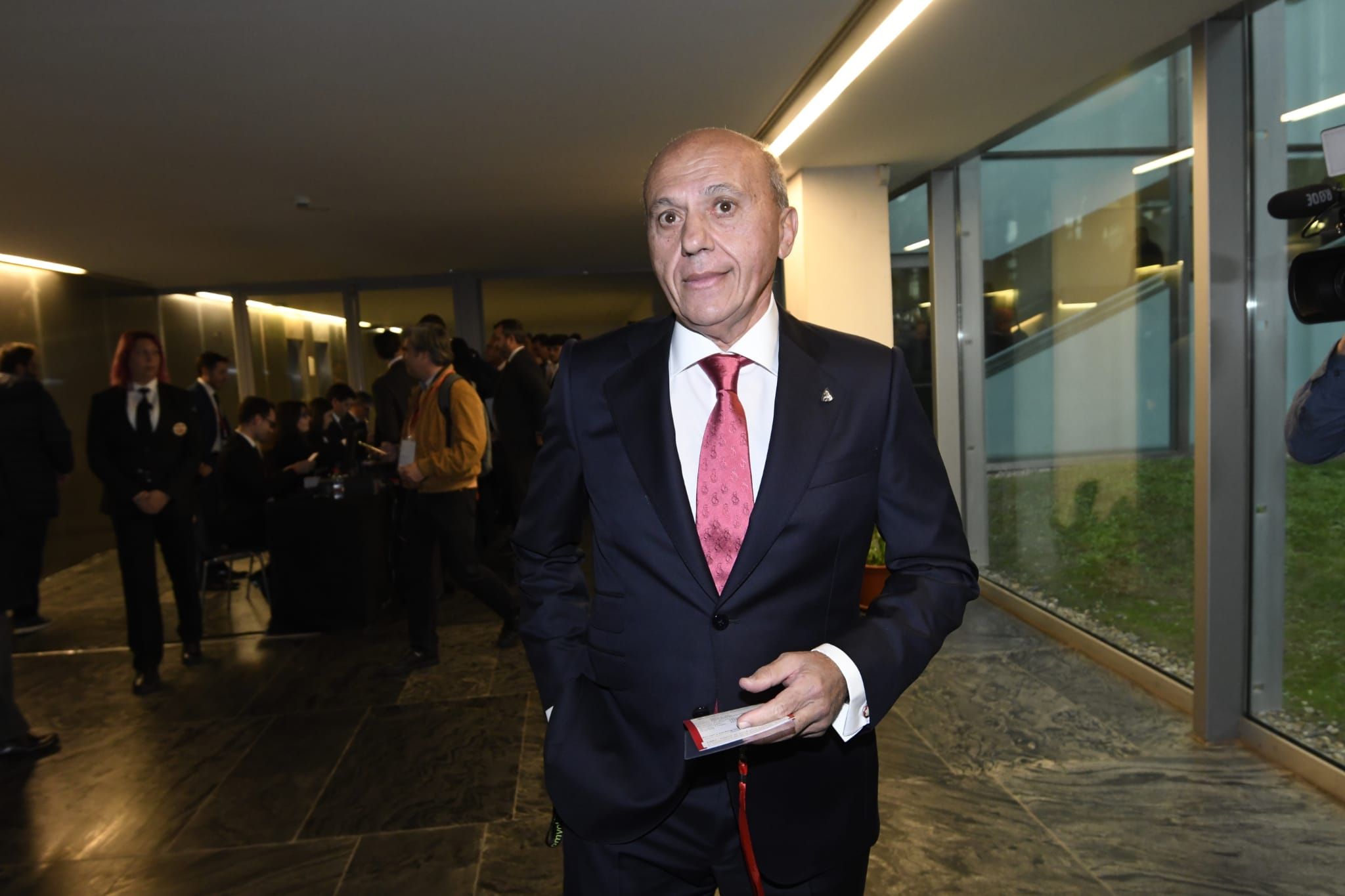 Llegada de Del Nido a la Junta de Accionistas del Sevilla 2022.