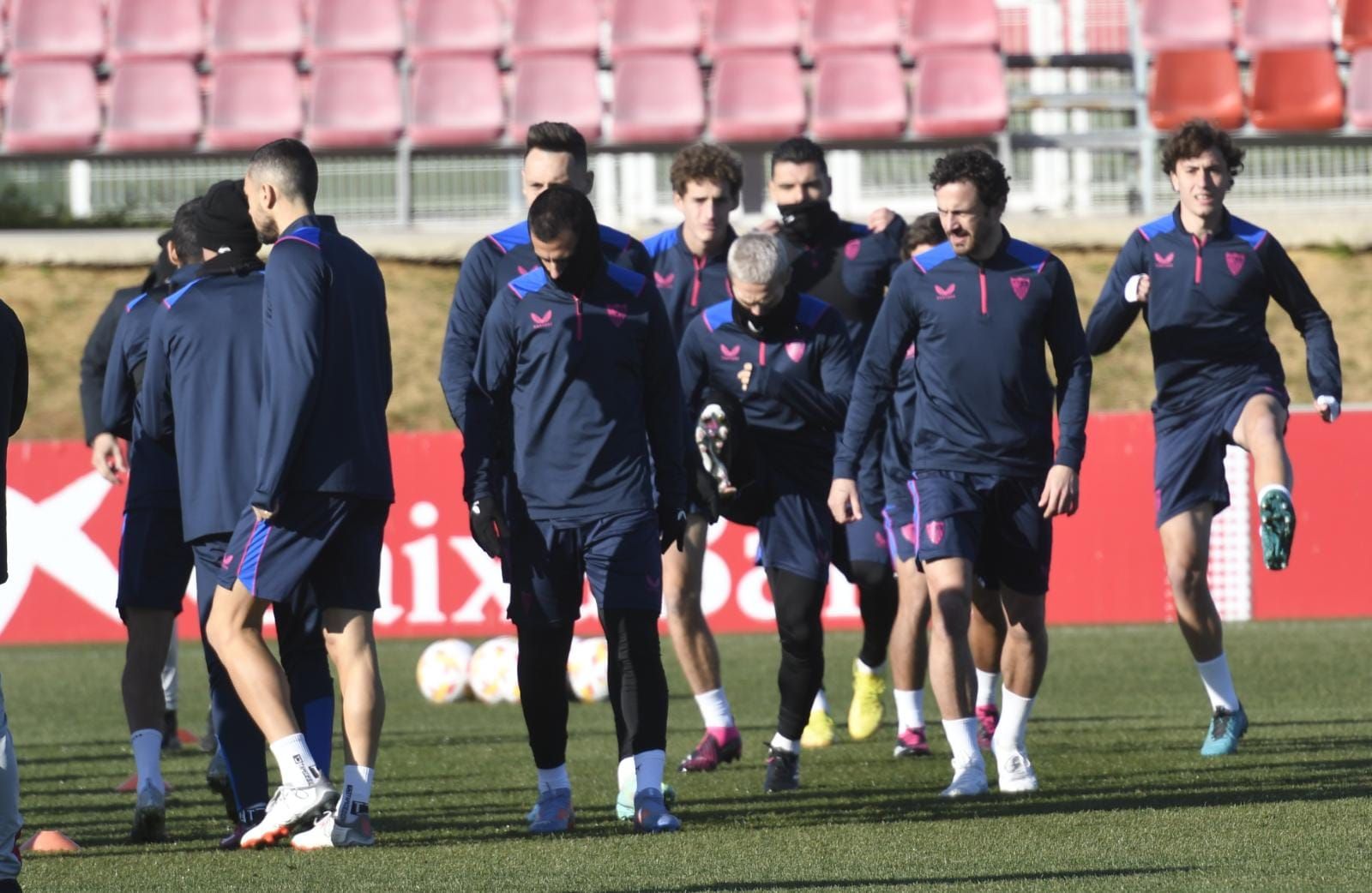  Imagen del entrenamiento del Sevilla este martes.