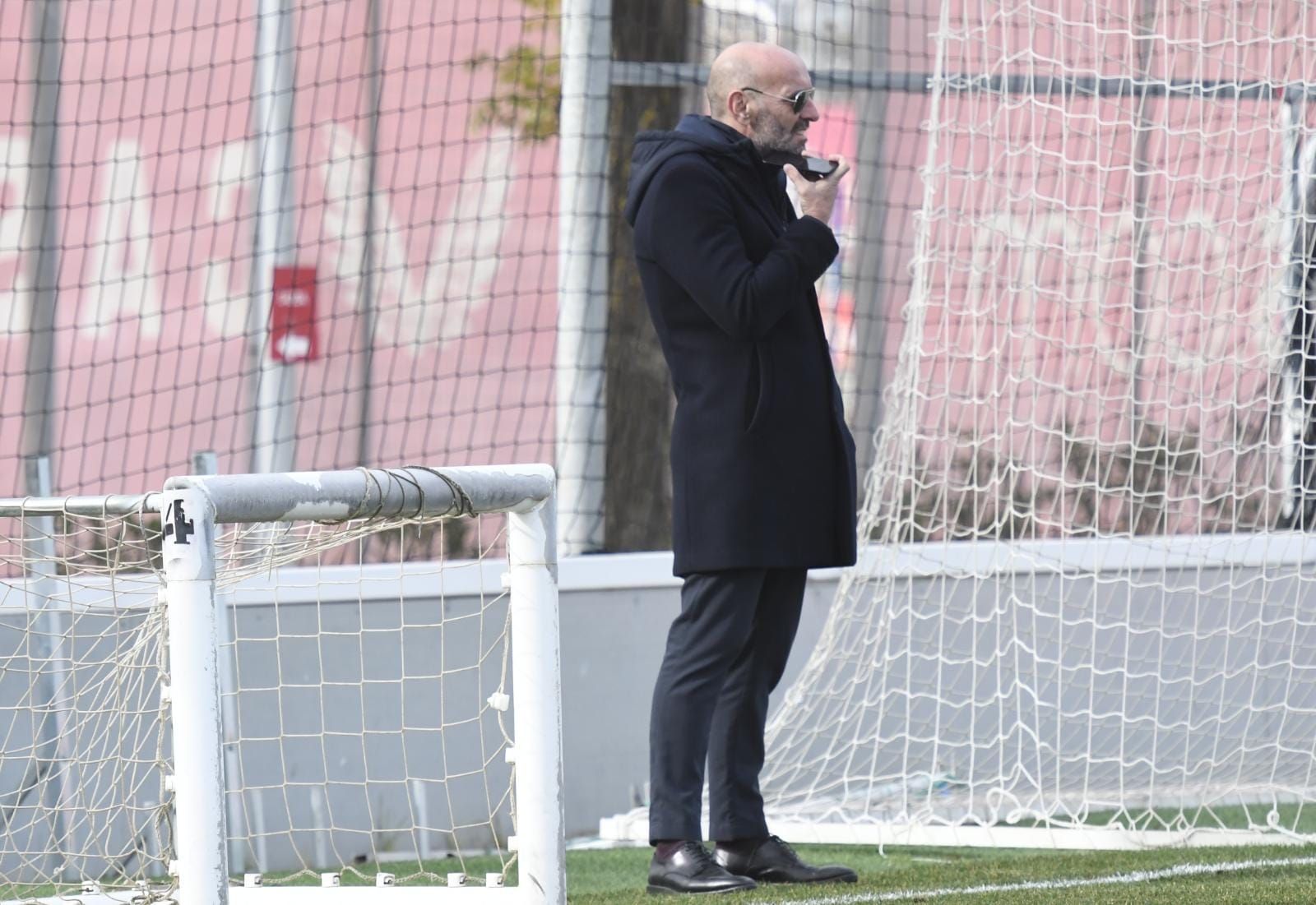  Monchi, en una sesión de entrenamiento del Sevilla.